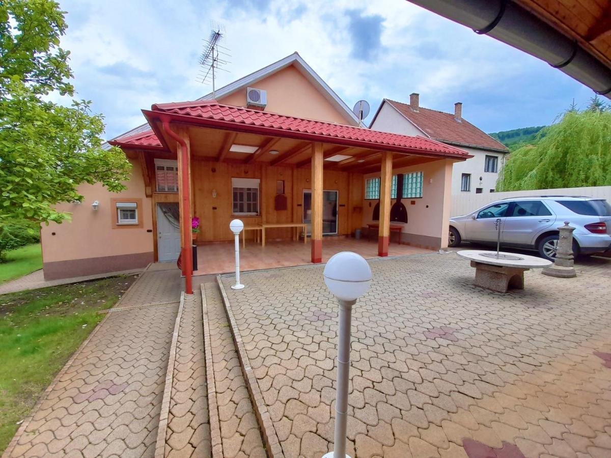 Matra Wellness Vendeghaz Hotel Paradsasvar Exterior photo